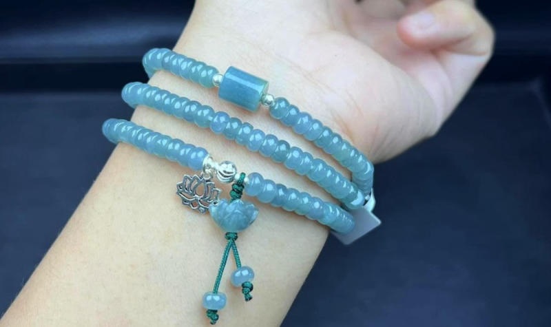 Ngọc Bích mang đến bình an và uy tín