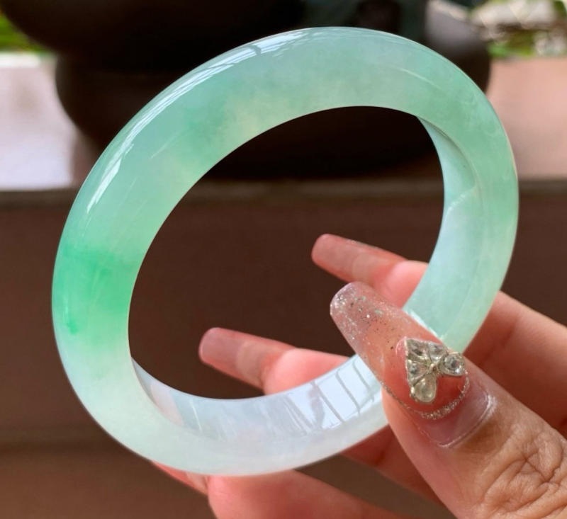 Ngọc cẩm thạch tượng trưng cho sự sang trọng, quý phái