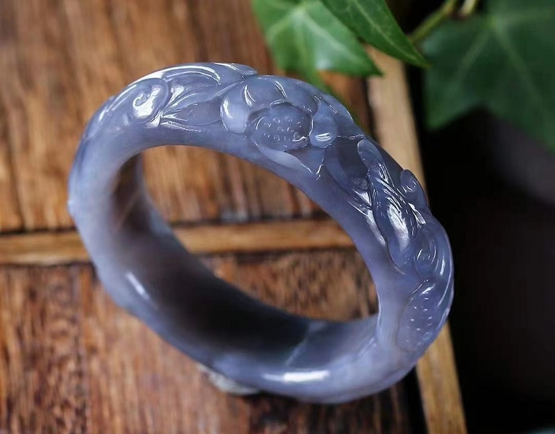 Ngọc tự nhiên cao cấp mang đến nhiều lợi ích về sức khẻ cho người cao tuổi