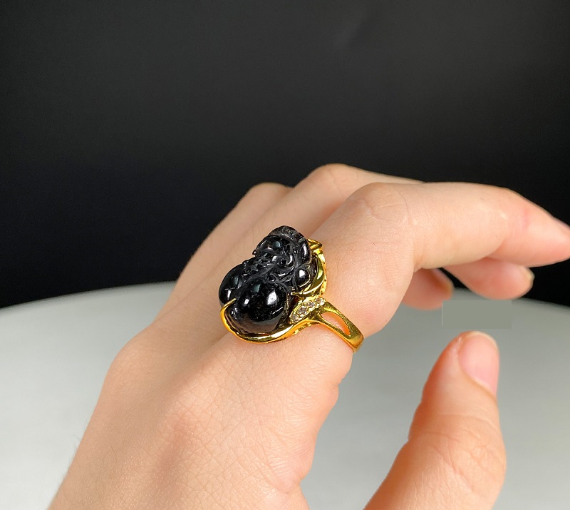 Tìm hiểu nguồn gốc của ngọc đen tự nhiên