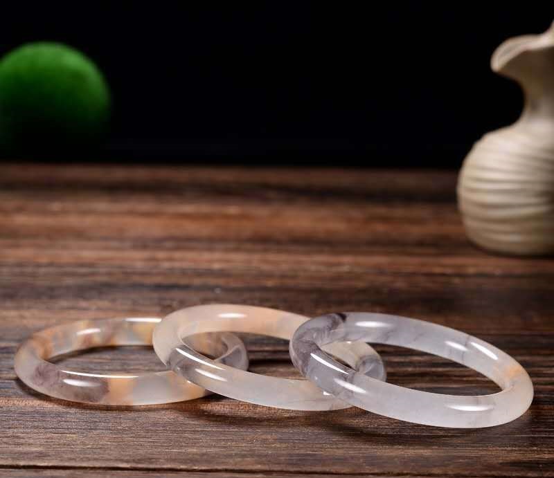 Mua vòng ngọc bản tròn cao cấp tại King Jades